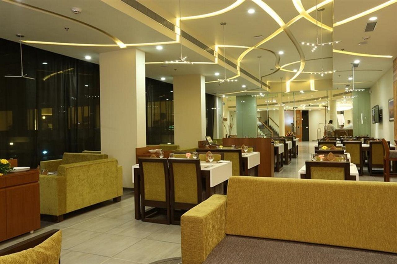 The Gold Beach Resort Daman Exterior foto