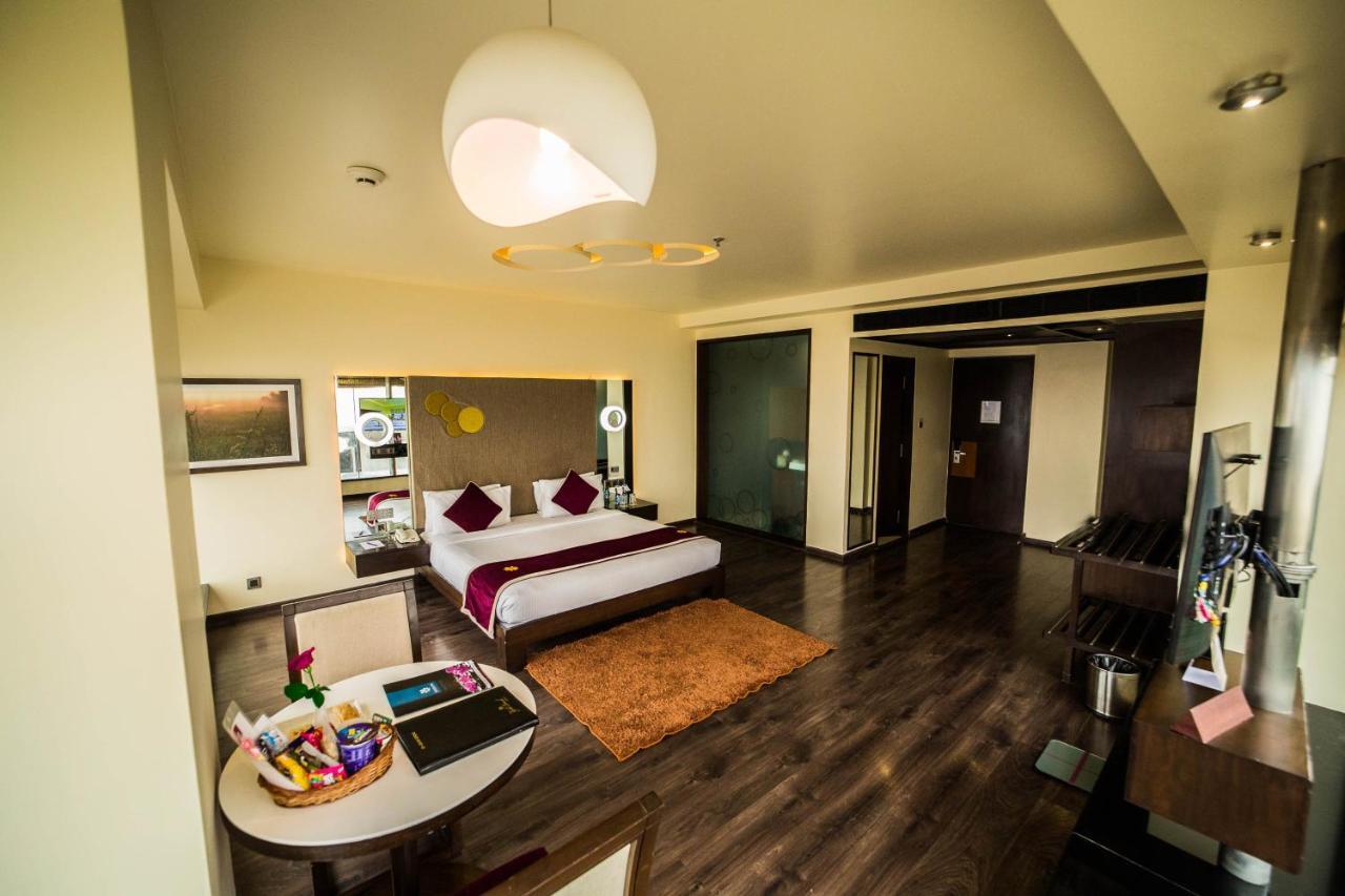 The Gold Beach Resort Daman Exterior foto