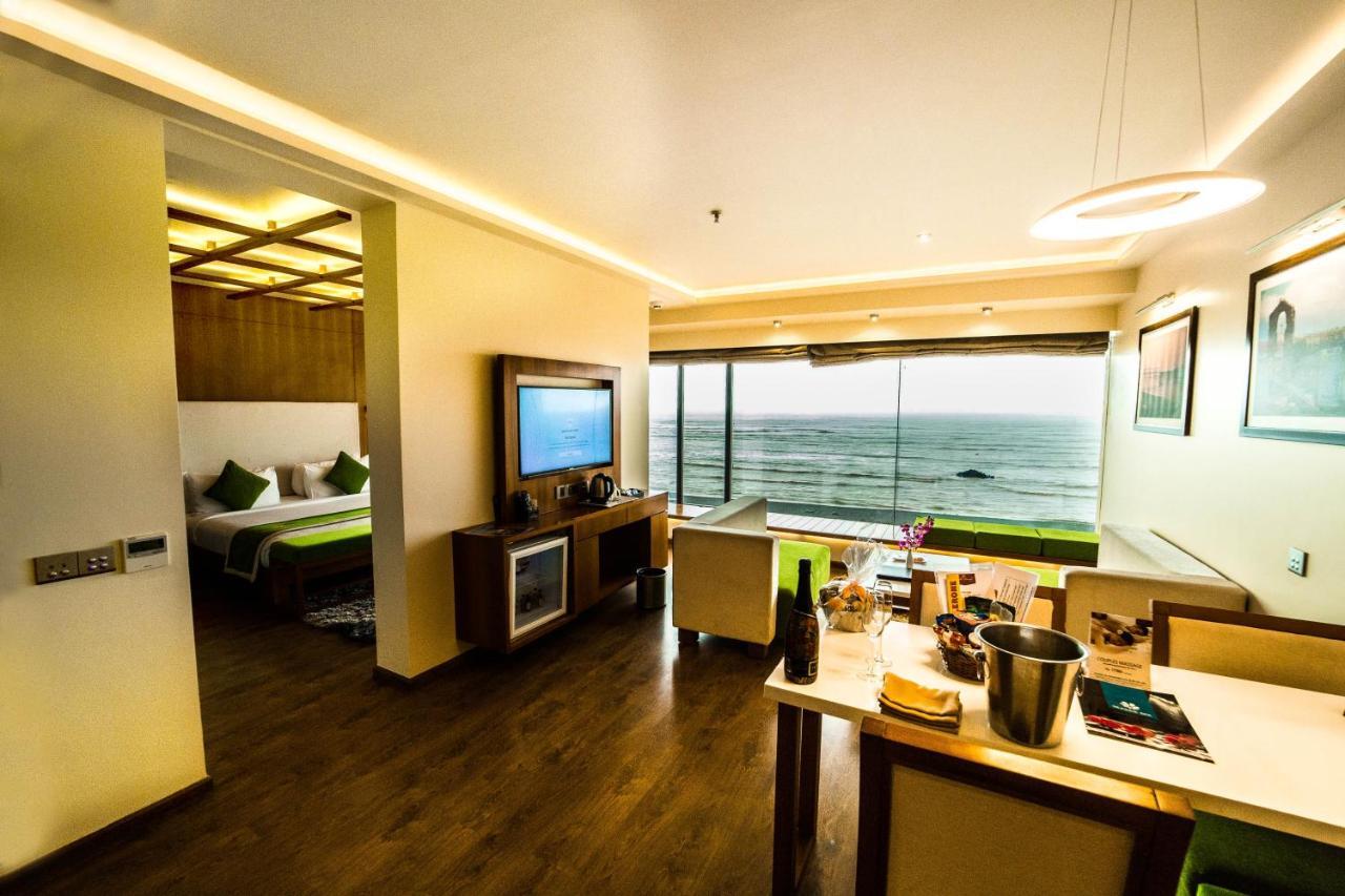 The Gold Beach Resort Daman Exterior foto