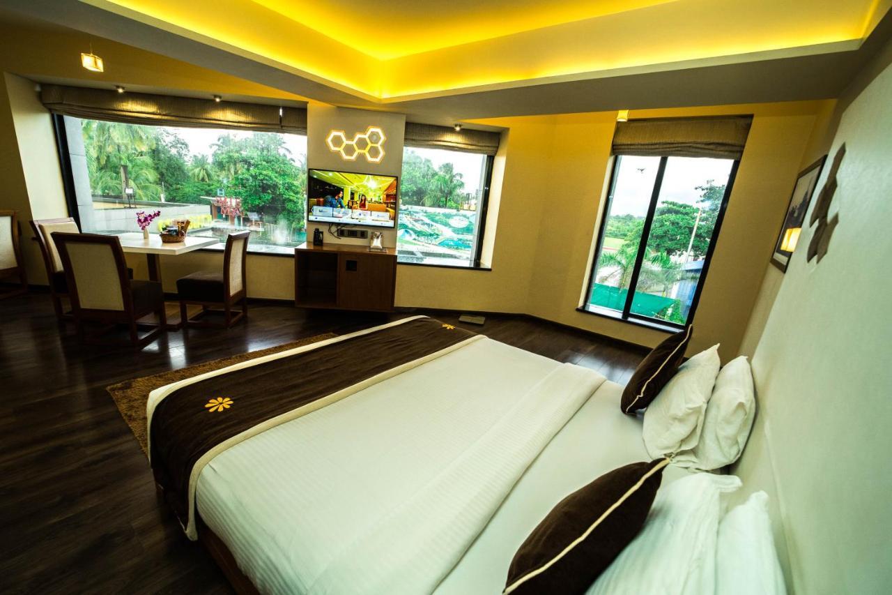 The Gold Beach Resort Daman Exterior foto