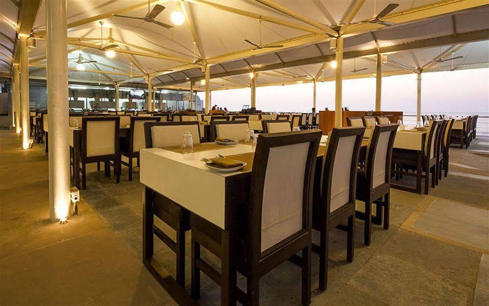 The Gold Beach Resort Daman Exterior foto