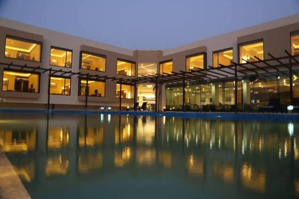 The Gold Beach Resort Daman Exterior foto
